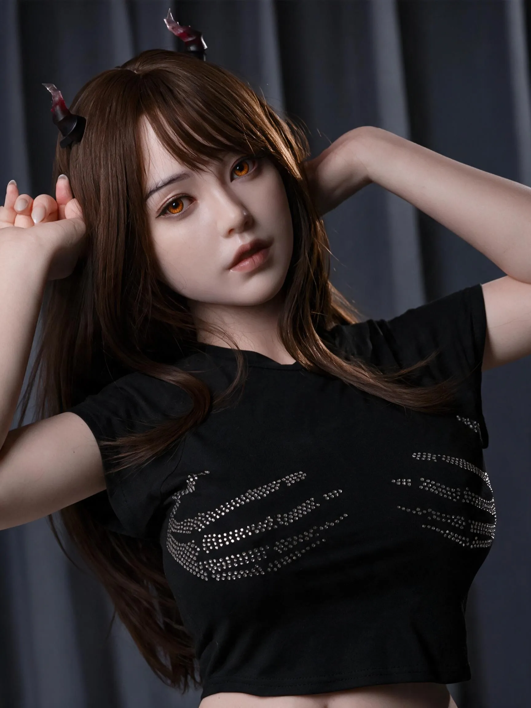 Look preview in DollVue: Brown hair, Amber eyes